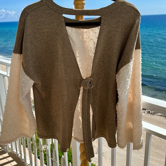 Sweaters - NWOT POL Elegant Two-Tone Tie-Front Sweater or back top